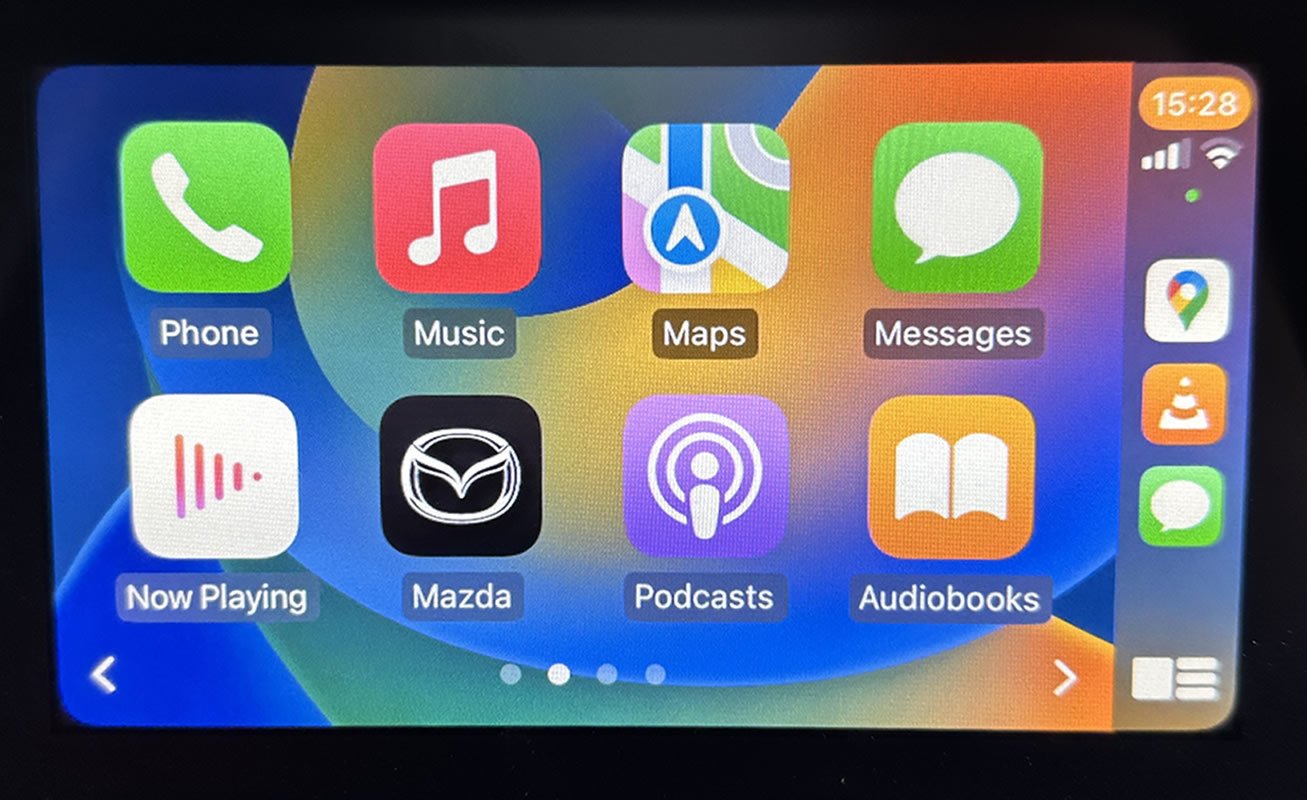 Updated Apple CarPlay intalled
